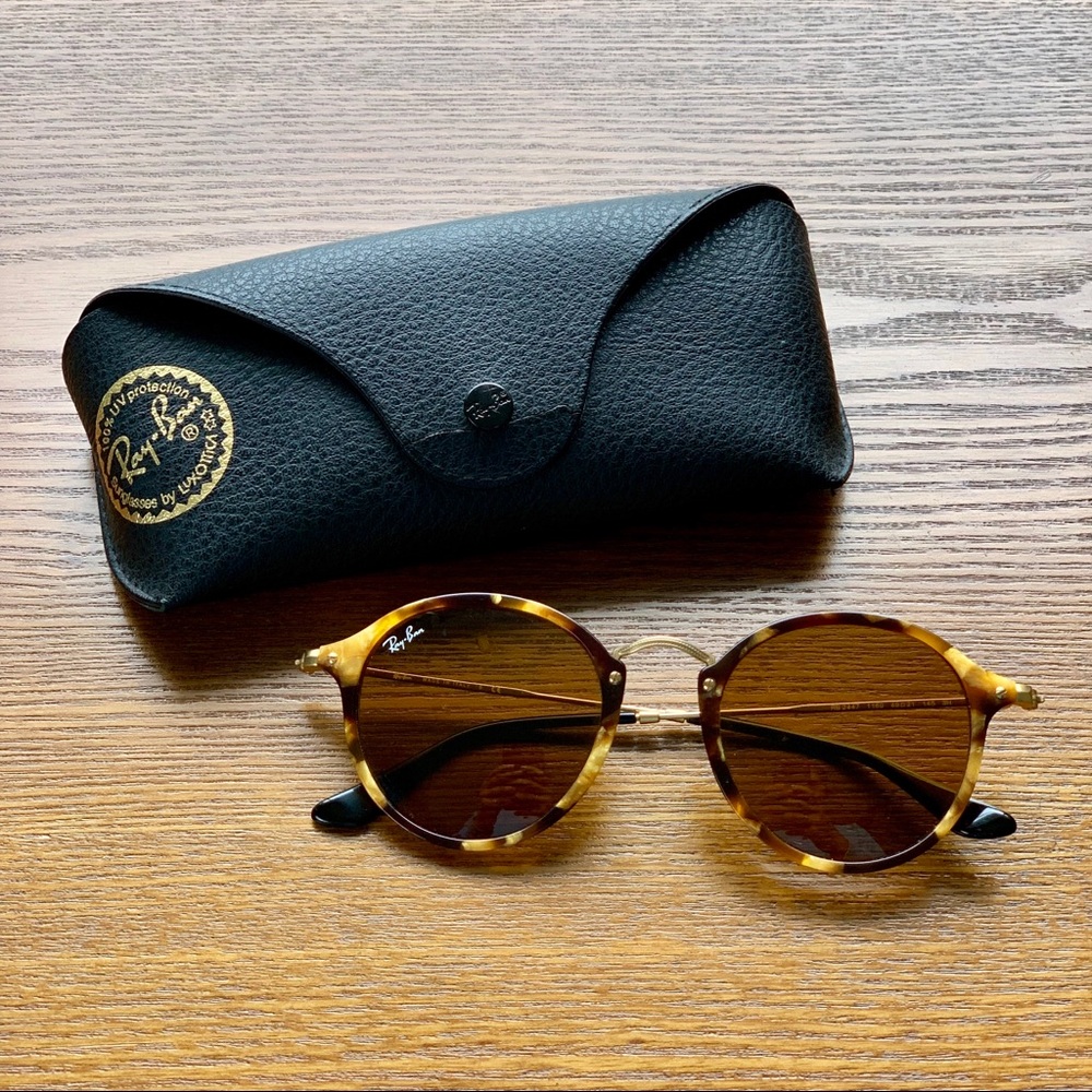 Ray-Ban Round Fleck Gold Sunglasses - Like New